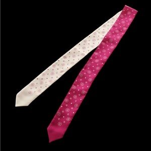 Chanel Pink and White CC Coco Twilly